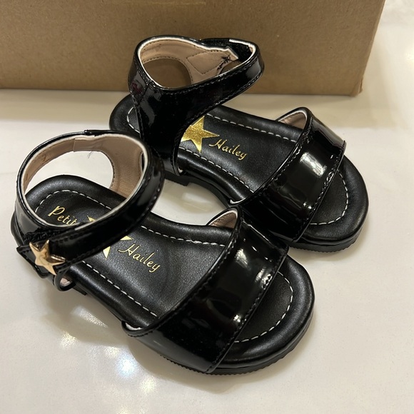 Petite Hailey basic black parent sandal toddler - Picture 9 of 12